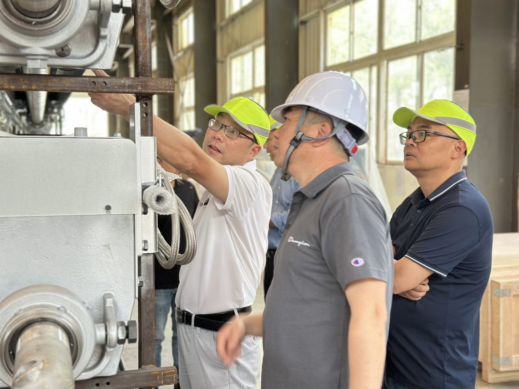 仙鹤代表团了解Clyde吹灰器